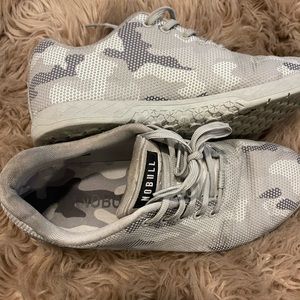 Men’s NoBull gray white camo trainer USED